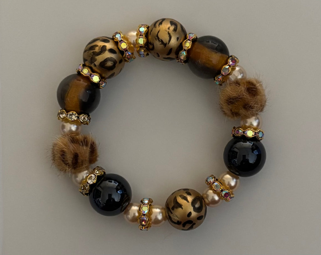 WILD AT HEART - Beaded Charm, Keychain Wristlet, Pen & Stretch Bracelet Set