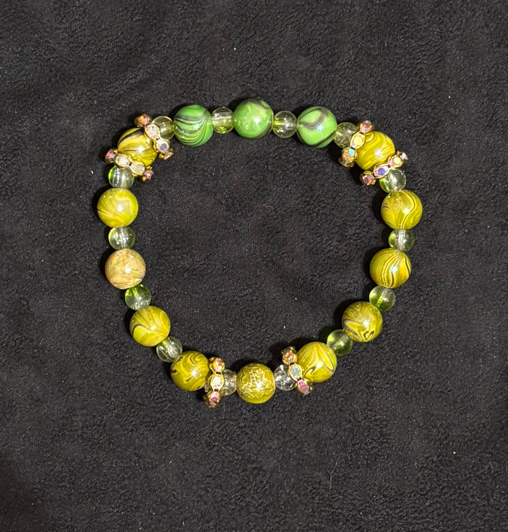 LOVE IN GREEN-Beaded Charm, Keychain Wristlet, Pen & Stretch Bracelet Set